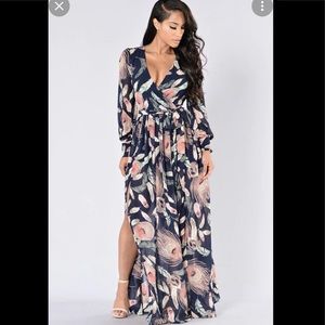 Fashion diva maxi dress with leg slit